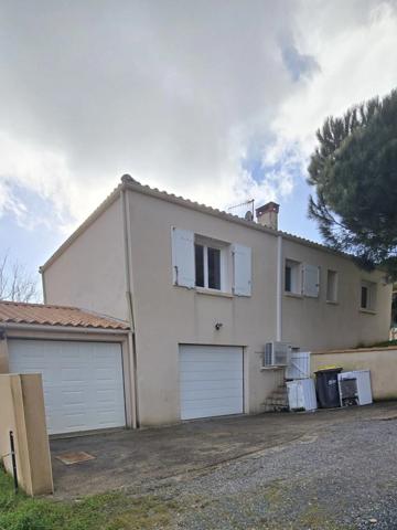 Maison à vendre 6 pièces + hangar 150 m² LONGEVILLE SUR MER (85)