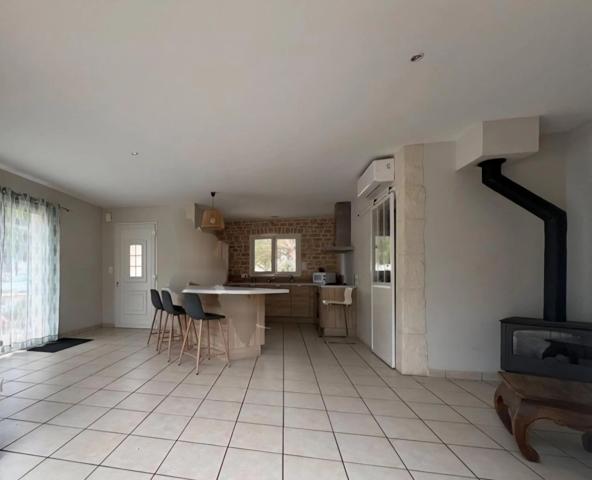 Maison à vendre 6 pièces + hangar 150 m² LONGEVILLE SUR MER (85)