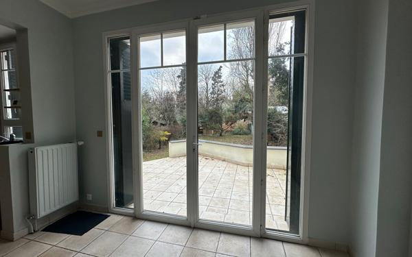 Maison à vendre    3 pièces • 77,70 m2 Saint-Maur-des-Fossés