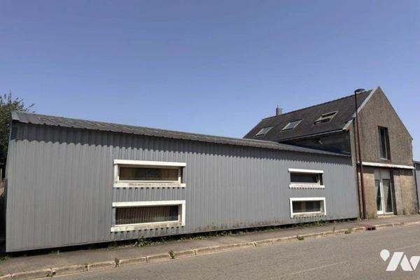 A vendre LOCAL à Clohars-Carnoët (29)

Située au coeur du bourg  cette bâtisse en pierre des ...