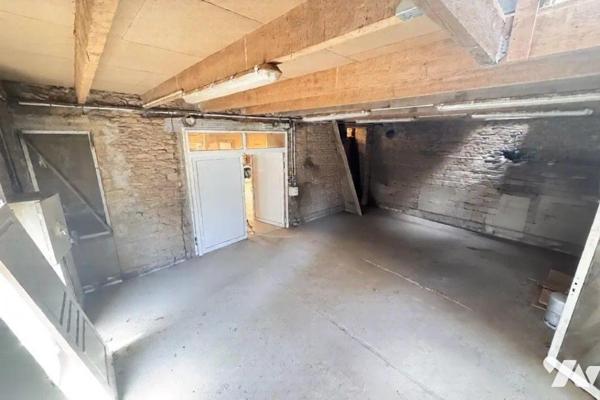 A vendre LOCAL à Clohars-Carnoët (29)

Située au coeur du bourg  cette bâtisse en pierre des ...