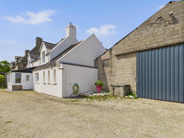 Ensemble immobilier à fort potentiel entre mer et commodités - Saint-Pol-de-Léon