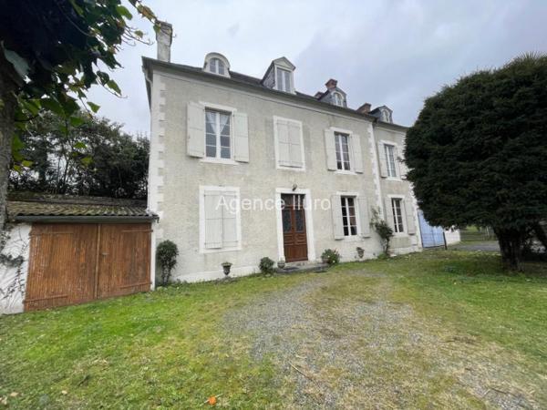 Maison - Proximite oloron-sainte-marie - Réf.:205303 PROXIMITE IMMEDIATE OLORON - MAISON DE MAITRE AVEC JARDIN -