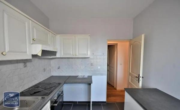 Appartement à louer 4 pièces 85m²