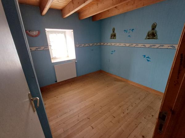 Plougasnou (29630) Plougasnou, corps de ferme 18ème sur 1200 m2 de terrain, 6 chambres.