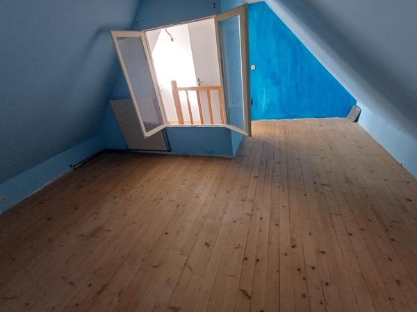 Plougasnou (29630) Plougasnou, corps de ferme 18ème sur 1200 m2 de terrain, 6 chambres.