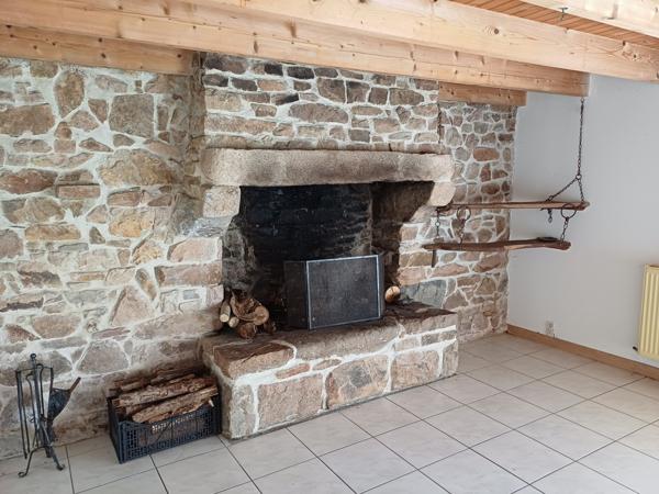 Plougasnou (29630) Plougasnou, corps de ferme 18ème sur 1200 m2 de terrain, 6 chambres.