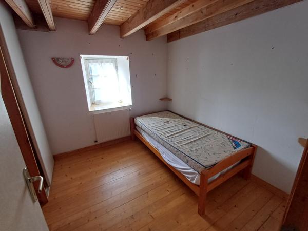 Plougasnou (29630) Plougasnou, corps de ferme 18ème sur 1200 m2 de terrain, 6 chambres.