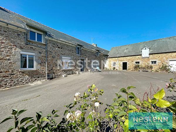 CORPS DE FERME A VENDRE HILLION - Corps de ferme avec fort potentiel de 170 m² habitables + dépendances