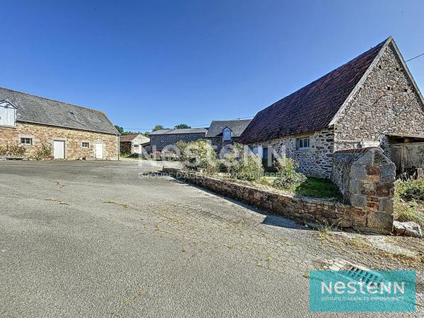 CORPS DE FERME A VENDRE HILLION - Corps de ferme avec fort potentiel de 170 m² habitables + dépendances