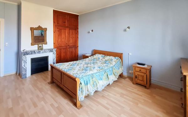 Maison à vendre    5 pièces •  Roquefort