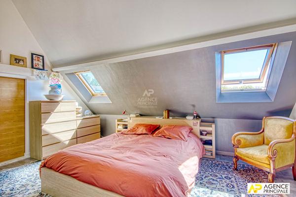 Versailles Montreuil Maison 8 pièces 6 chambres 268 m² au sol avec garage et studio indépendant de 27 m² habitables 2 080 000 € **  - Référence  28204