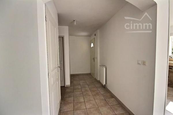 MAISON mitoyenne F5 106.98m² située sur la commune de MONTELIMAR.