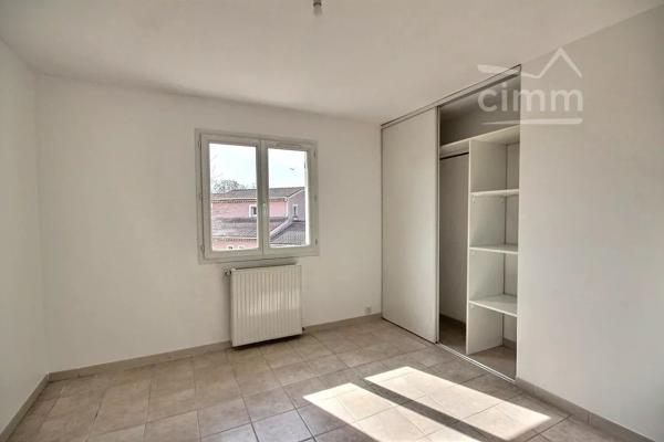 MAISON mitoyenne F5 106.98m² située sur la commune de MONTELIMAR.