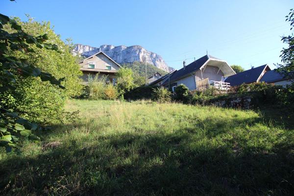 Saint-Jean-d'Arvey Terrain constructible  542 m²