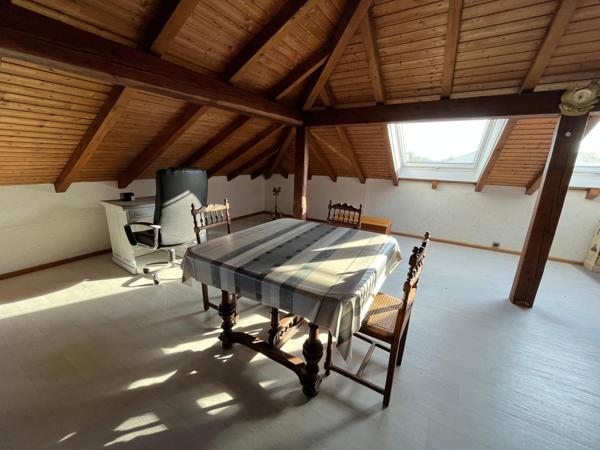 Maison individuelle au calme avec 1166 m2 de terrain