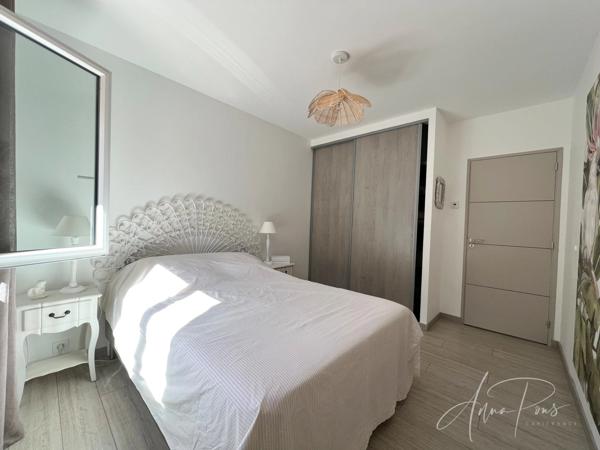 Dpt Var (83), à vendre HYERES Villa sans vis à vis- 1000m² de terrain - 3 chambres  - piscine - jardin - GARAGE.