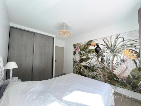 Dpt Var (83), à vendre HYERES Villa sans vis à vis- 1000m² de terrain - 3 chambres  - piscine - jardin - GARAGE.