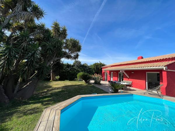 Dpt Var (83), à vendre HYERES Villa sans vis à vis- 1000m² de terrain - 3 chambres  - piscine - jardin - GARAGE.