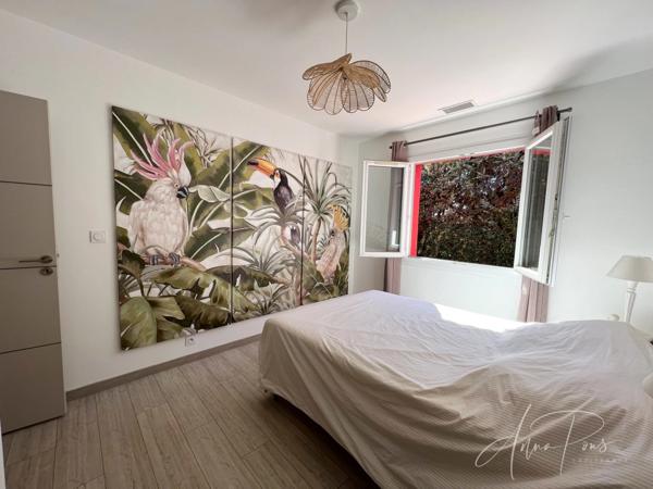 Dpt Var (83), à vendre HYERES Villa sans vis à vis- 1000m² de terrain - 3 chambres  - piscine - jardin - GARAGE.
