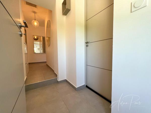 Dpt Var (83), à vendre HYERES Villa sans vis à vis- 1000m² de terrain - 3 chambres  - piscine - jardin - GARAGE.