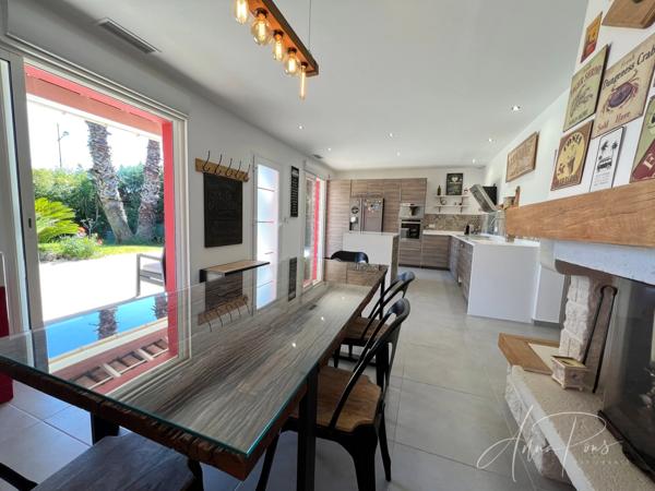 Dpt Var (83), à vendre HYERES Villa sans vis à vis- 1000m² de terrain - 3 chambres  - piscine - jardin - GARAGE.