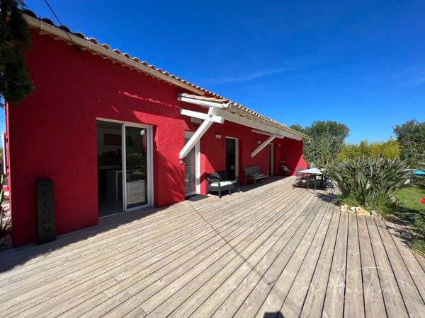 Dpt Var (83), à vendre HYERES Villa sans vis à vis- 1000m² de terrain - 3 chambres  - piscine - jardin - GARAGE.