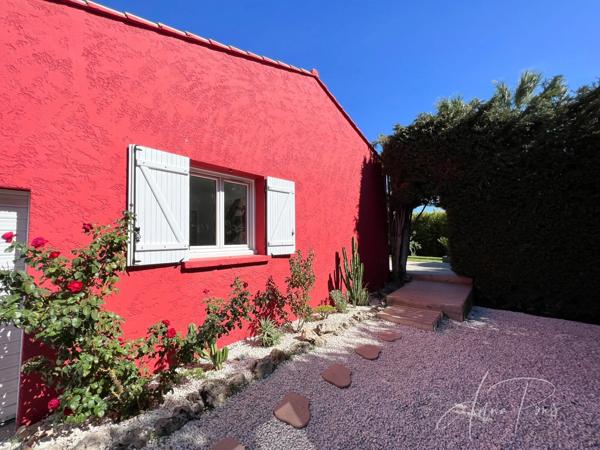 Dpt Var (83), à vendre HYERES Villa sans vis à vis- 1000m² de terrain - 3 chambres  - piscine - jardin - GARAGE.