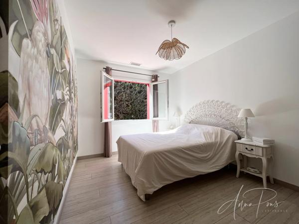 Dpt Var (83), à vendre HYERES Villa sans vis à vis- 1000m² de terrain - 3 chambres  - piscine - jardin - GARAGE.
