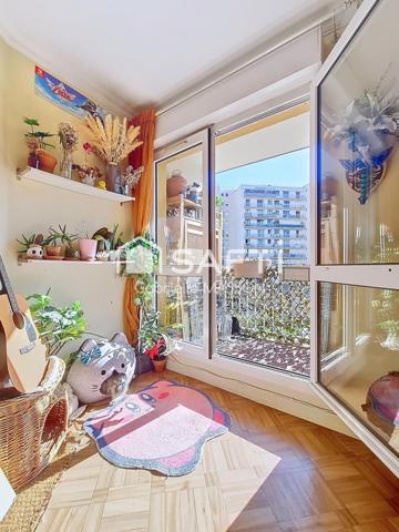 Appartement avec balcon, cave et parking