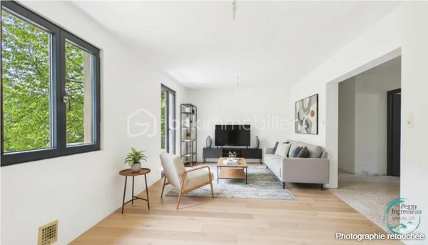 À découvrir sans tarder : appartement T3 situé au 1er étage d’une maison comprenant seulement deux logements, dans un environnement résidentiel calme et recherché à La Tour.

Il se compose d’un hall d’entrée, d’un cellier, d’une cuisine ouverte (à aménager) sur le séjour avec accès au balcon, de deux chambres dont une avec coin dressing, d’une salle de bains et d’un WC indépendant.

Vous bénéficierez également de nombreux espaces annexes : une cave, des combles aménageables offrant un fort potentiel, un jardin plat avec vue dégagée ainsi qu’un espace de stationnement privatif. Possibilité de créer un garage ou un carport (terrain constructible).

Quelques travaux de rénovation et finitions restent à prévoir, permettant de personnaliser ce bien selon vos envies.

Les atouts :

• Maison de seulement 2 appartements
• Jardin plat avec vue dégagée
• Balcon avec vue dégagée montagne
• Combles aménageables de 60m² au sol
• Cave et stationnement
• Possibilité de construire un garage ou carport
• Quartier résidentiel calme

Idéalement situé, l’appartement se trouve à moins de 2 km des crèches, écoles, collège, commerces et transports. Genève est accessible en moins de 30 km.

En résumé: un bien rare offrant calme, potentiel et qualité de vie, idéal pour une résidence principale ou un investissement.