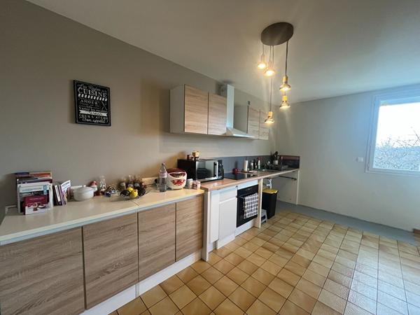 Immeuble Nevers 213 m2, airbnb, proche GARE SNCF, 2h30 PARIS, rentabilité