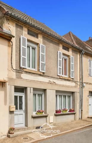 LE MONTET / 03 - Maison de village - 110 m² avec jardin