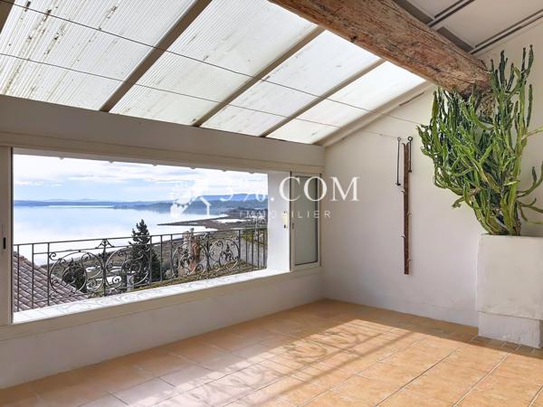 Maison 8 pièce(s) 3 chambre(s) 215.14 m²