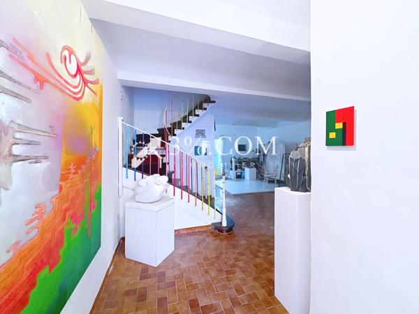 Maison 8 pièce(s) 3 chambre(s) 215.14 m²