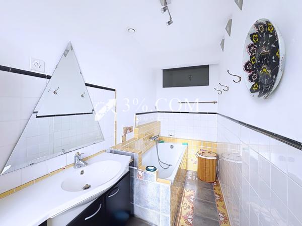 Maison 8 pièce(s) 3 chambre(s) 215.14 m²