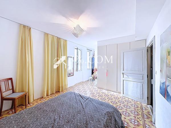 Maison 8 pièce(s) 3 chambre(s) 215.14 m²