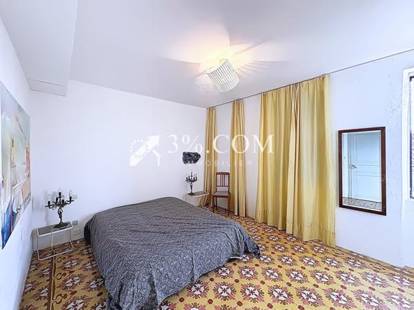 Maison 8 pièce(s) 3 chambre(s) 215.14 m²