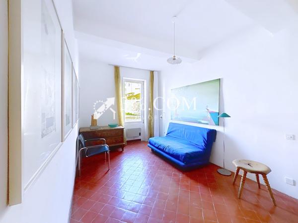 Maison 8 pièce(s) 3 chambre(s) 215.14 m²