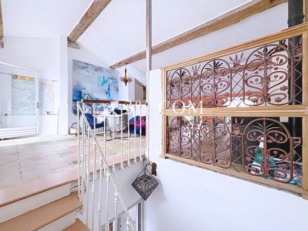 Maison 8 pièce(s) 3 chambre(s) 215.14 m²