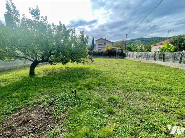 Maison 105 m² avec 2 garages et terrain clos