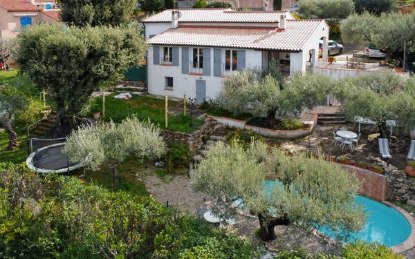 Maison à vendre    6 pièces • 123 m2 Toulon