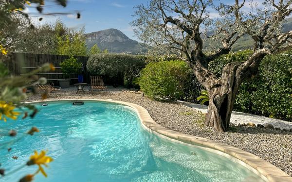 Maison à vendre    6 pièces • 123 m2 Toulon