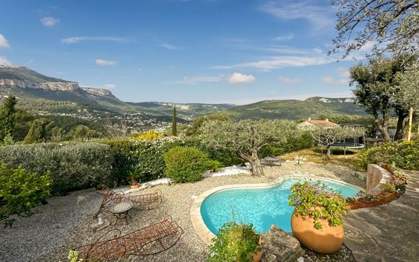 Maison à vendre    6 pièces • 123 m2 Toulon