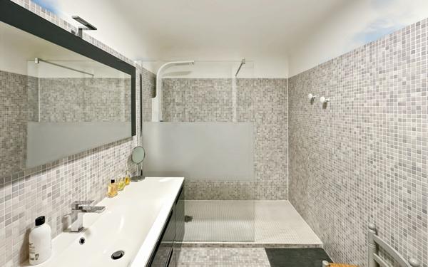 Maison à vendre    6 pièces • 123 m2 Toulon