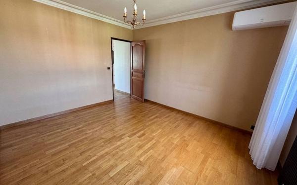 Appartement à vendre    4 pièces •  Lorette