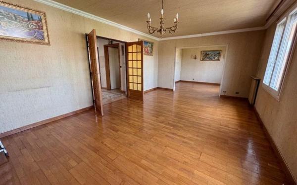 Appartement à vendre    4 pièces •  Lorette