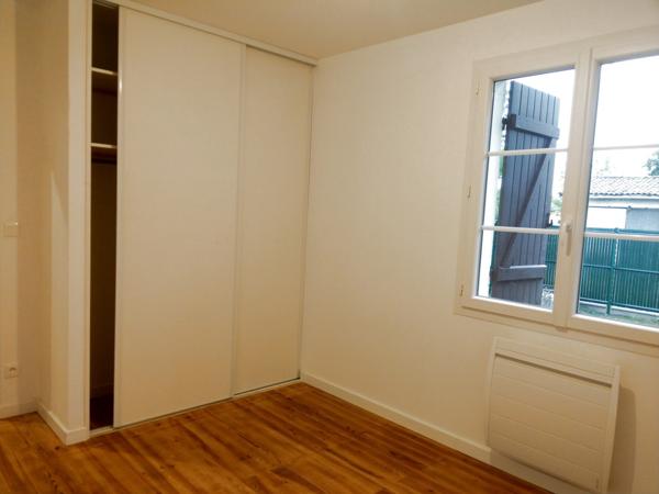 Maison
                                                                                                                                                                                                                                                                                                                        4 pièce(s)                                                                                                                                                                                                          3 chambre(s)                                                                                                                                                                                                          74  m²