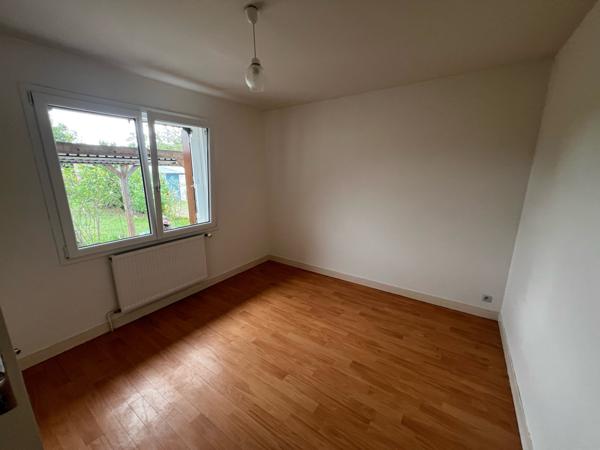 MAISON T4 PLAIN-PIED - 2 CHAMBRES - GARAGE -