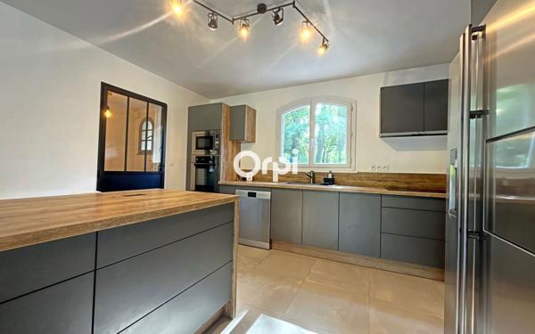 Maison à vendre    7 pièces •  Clapiers